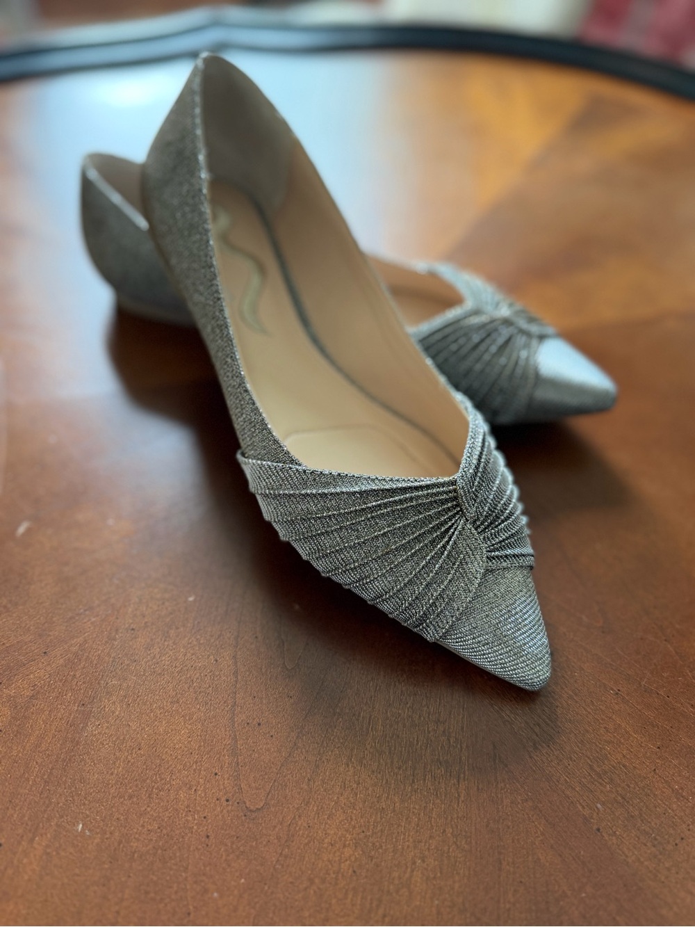 Women's Silver Pointed Toe Evening Flats by Nina, size 9